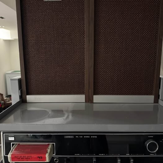 📻 Vintage Candle FM/AM Stereo System with 8-Track Player & Matching Speakers