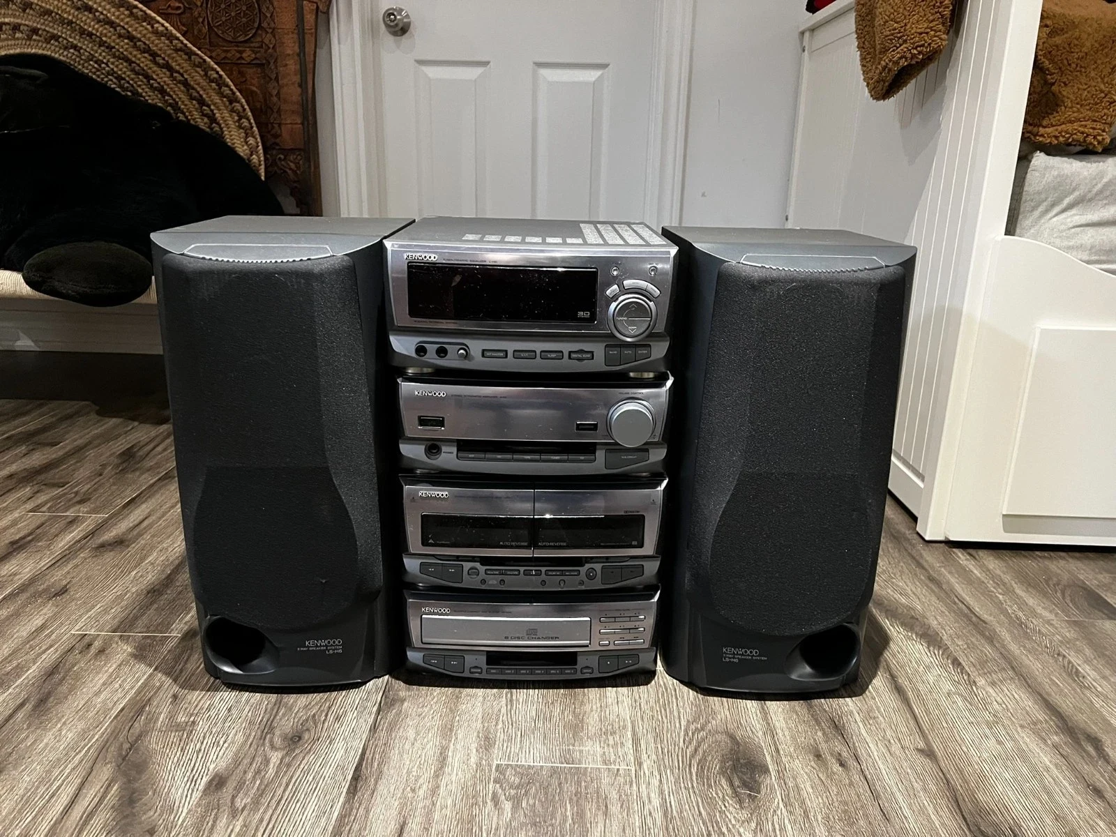 Kenwood Hi-Fi Stereo System - CD, Dual Cassette, Radio & Speakers